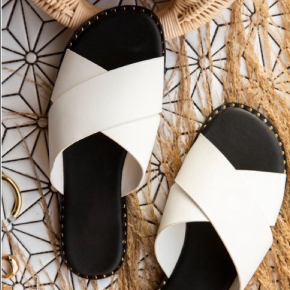 New white slide last one left size 8 - Picture 4 of 9